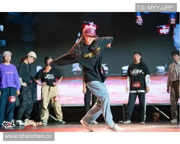 武汉街舞队在全国街舞排行榜中荣获第9名展现出强大实力与魅力 武汉街舞队在全国街舞排行榜中荣获第9名展现出强大实力与魅力