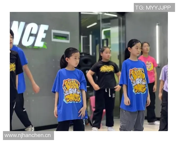 深圳街舞队心理素质的蜕变与成长：热议街舞文化的深层影响与启示